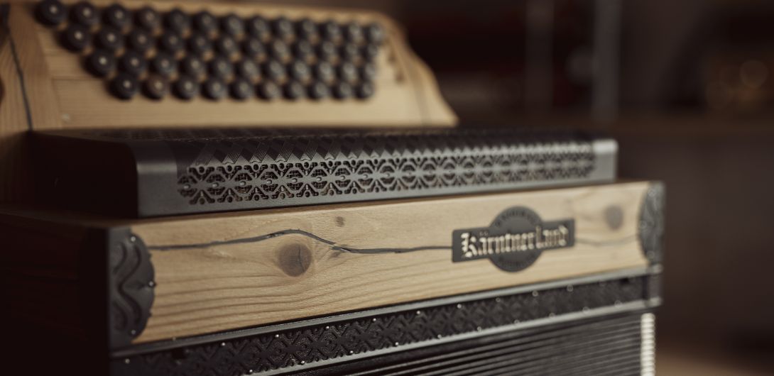 harmmonika detail gold konzertstimmzungen