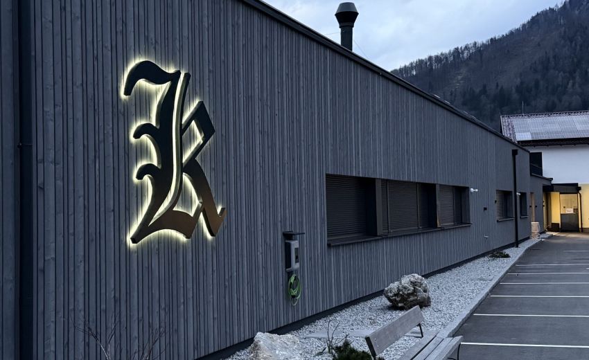 Harmonikaproduktion Schwarz